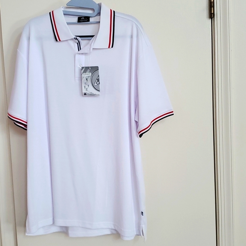 BNWT Men's white shirt, three button, collar, short sleeve XL reg